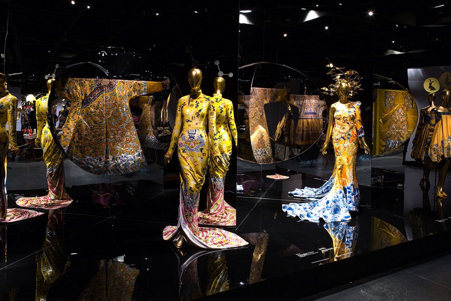 The Met’s Costume Institute Memecahkan Rekor dengan eksibisi ‘China: Through the Looking Glass’
