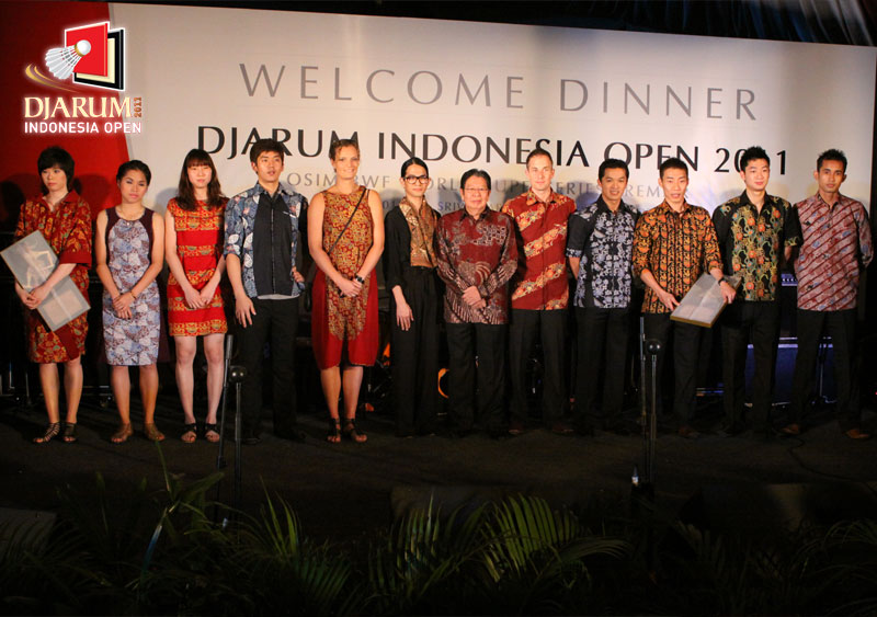 Atlet Indonesia Open Mengenakan Batik Rancangan Oscar Lawalata