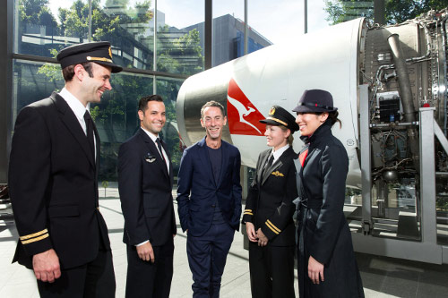 Martin Grant Kembali Membuat Seragam untuk Qantas Airline