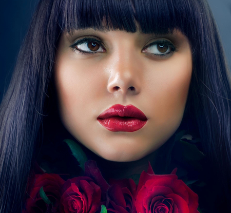Tip Tepat Memilih Lipstik Merah!