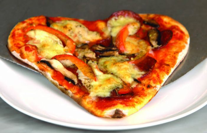  Heart Shaped Pizza in a Moment of Love!