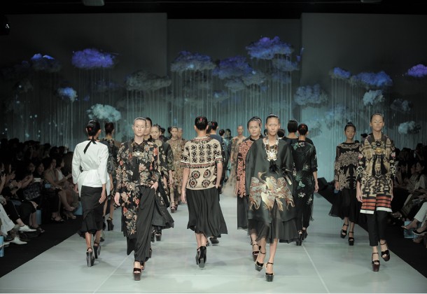 Gracious Opening from Biyan