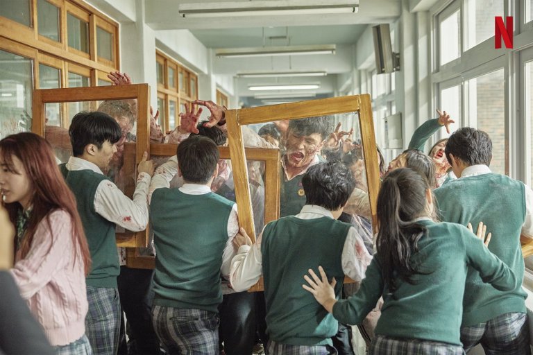 Sang Sutradara Jawab Kemungkinan All Of Us Are Dead Lanjut Season 2