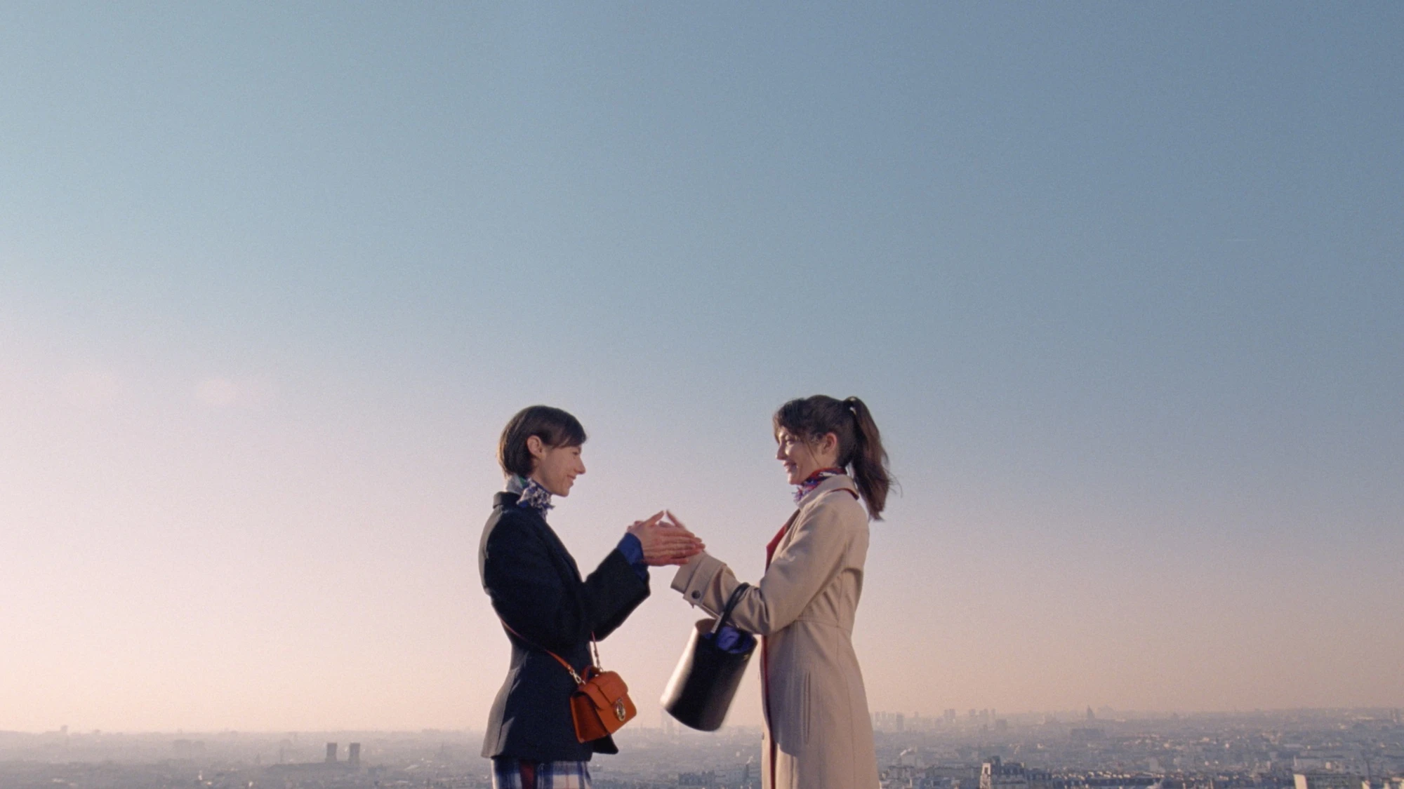 Longchamp Merayakan Sisterhood Melalui Film Baru Untuk Fall/Winter 2022