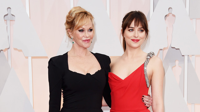 Putus, Dakota Johnson Ajak Mama Hadiri Oscar