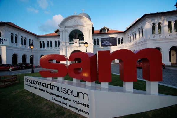 Mengunjungi Pameran Seni Setiap Saat