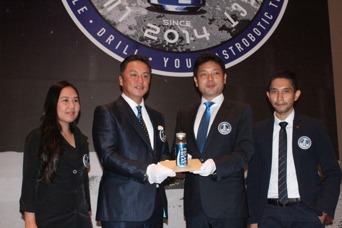 Pocari Sweat Jadi Minuman Pertama yang Mendarat di Bulan
