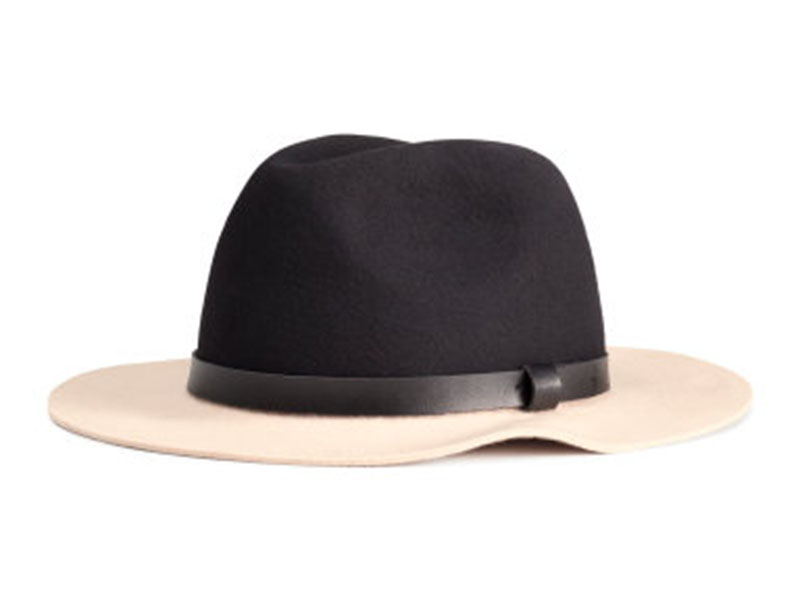 Bergaya dengan Topi