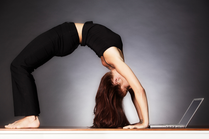 Gerakan Yoga Sederhana di Kantor