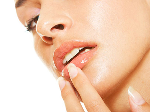 Cara Mencegah Bibir Kering Selama Berpuasa