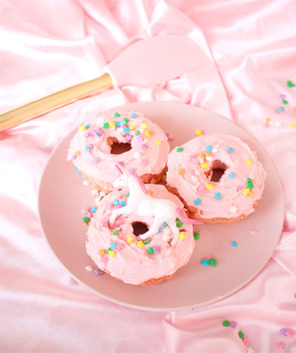 5 Makanan yang Dapat Memicu Permasalahan Kulit Wajah