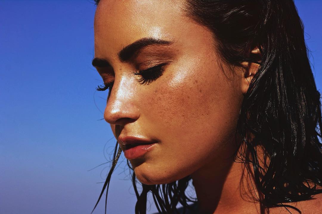 Demi Lovato Tulis Surat Mengenai Kasus Overdosis