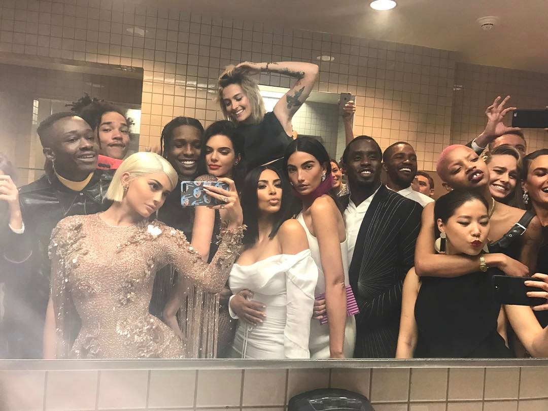 Met Gala 2017: 30 Seleb yang Paling Mencuri Perhatian