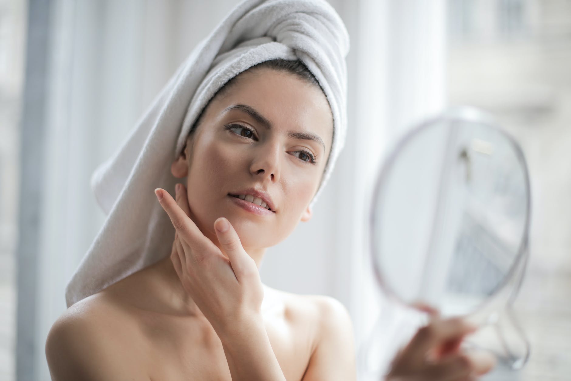 5 Rekomendasi Skincare Untuk Atasi Kulit Kering di Musim Hujan