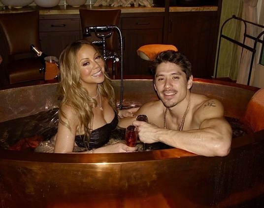 Mariah Carey Konfirmasi Pacaran Dengan Penari Latarnya