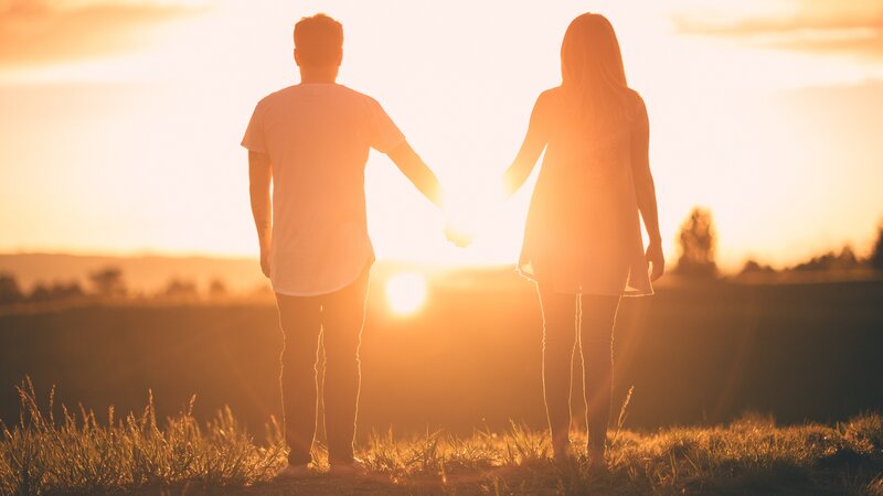 Ini 6 Cara Mengurangi Rasa Clingy ke Pasangan