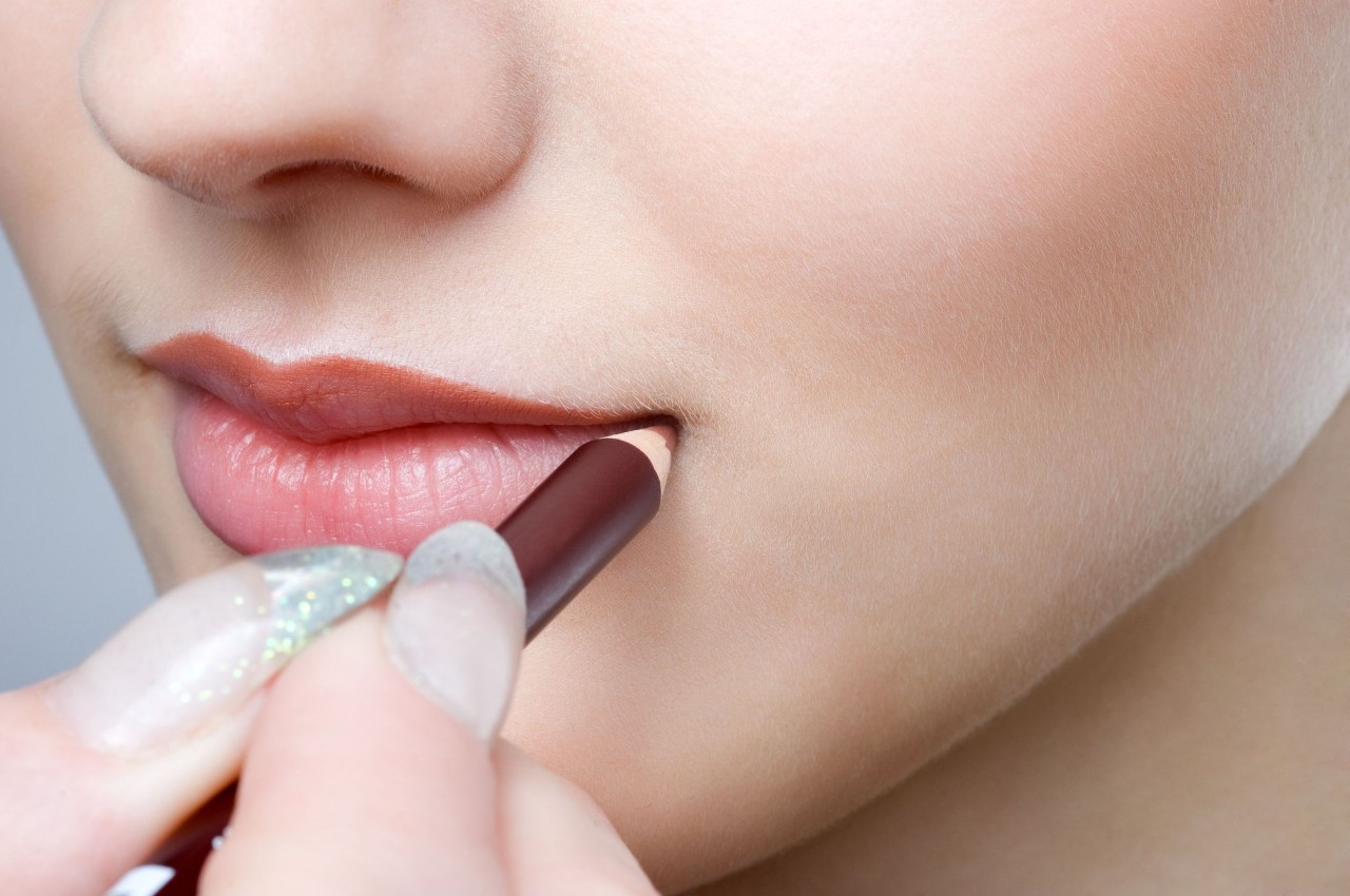 Alasan Anda Wajib Menggunakan Lip Liner