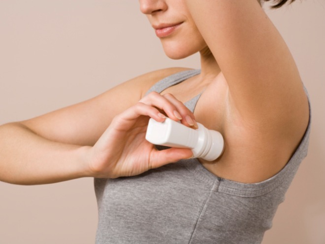 Beauty Q&A: Apakah Menggunakan Deodoran Dapat Memacu Kanker?