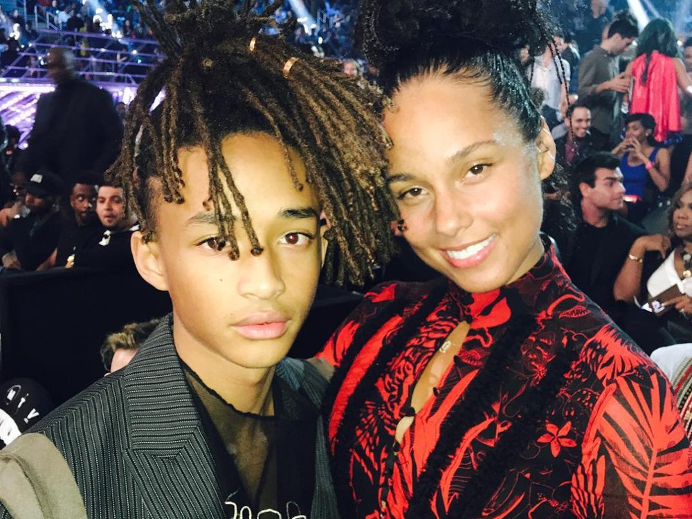 Alicia Keys Tanggapi Kritik Tanpa Makeup di VMAs 2016