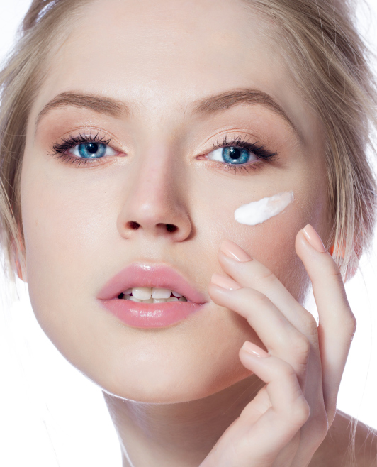 Beauty Q&A: Cara Tepat Mengaplikasikan Eye Cream