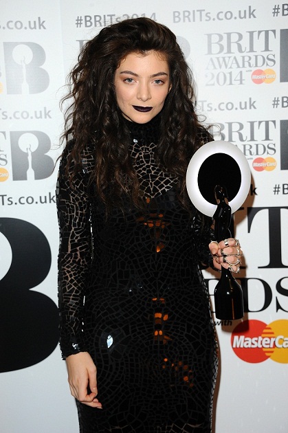 Koleksi Terbaru MAC Untuk Lorde