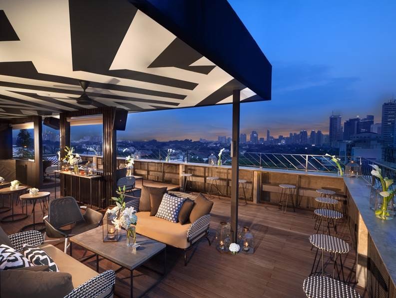 Serunya Hangout di BART ARTOTEL Jakarta