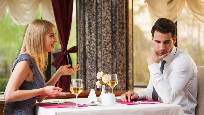 Wanita Cosmo Dilarang Keras Flirting dengan Cara Ini!
