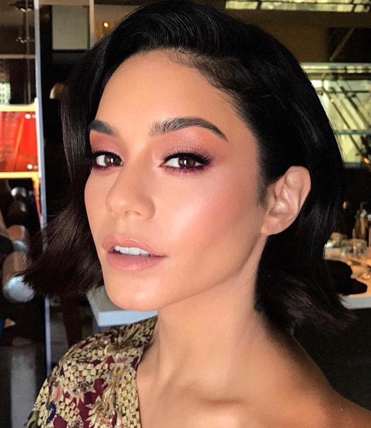5 Cara Membuat Blush Tahan Lama