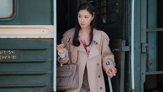 Intip Gaya Busana Seo Ji Hye, Pemeran Seo Dan dalam CLOY
