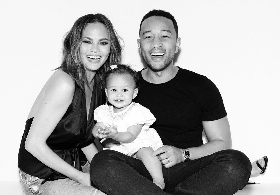 Chrissy Teigen Dikabarkan Hamil Anak Kedua