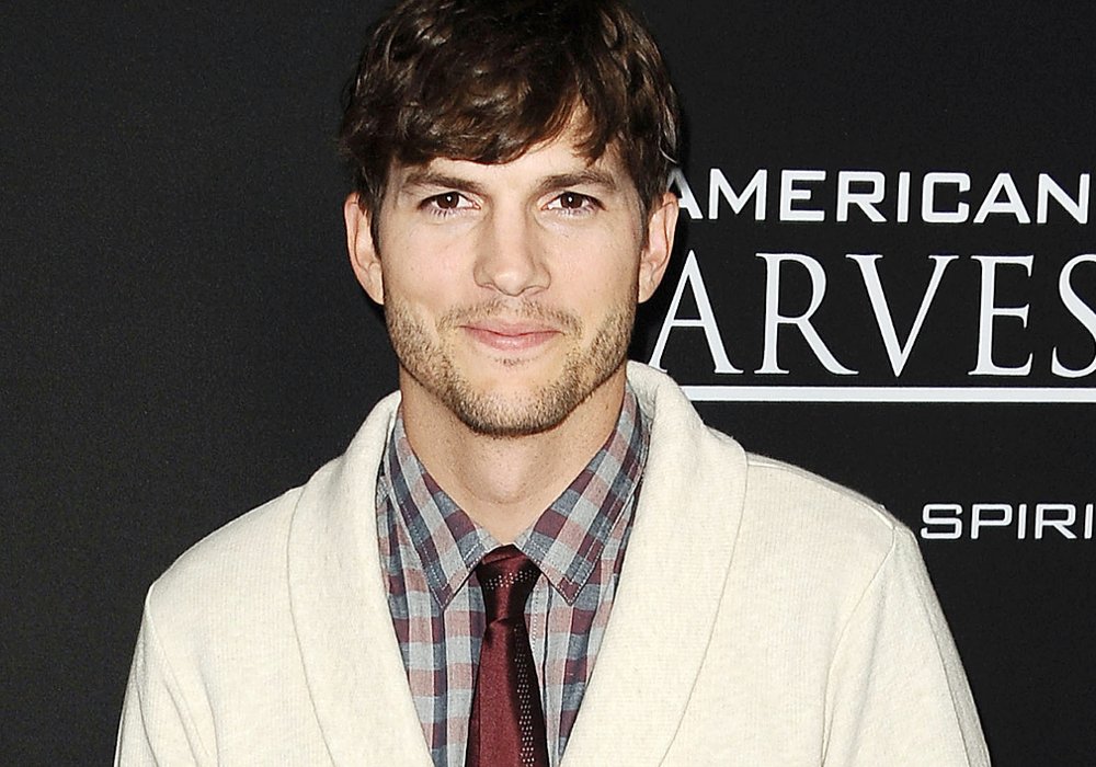 Ashton Kutcher Berbagi Pengalaman Serunya Menjadi Ayah