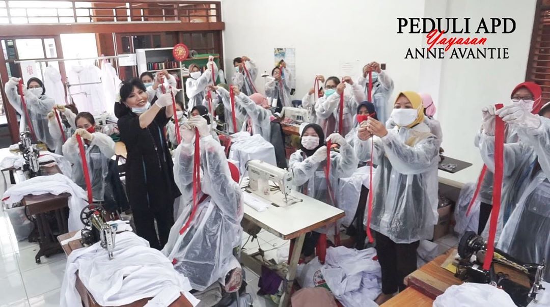 Desainer Indonesia Ini Bantu Donasi untuk Tenaga Medis