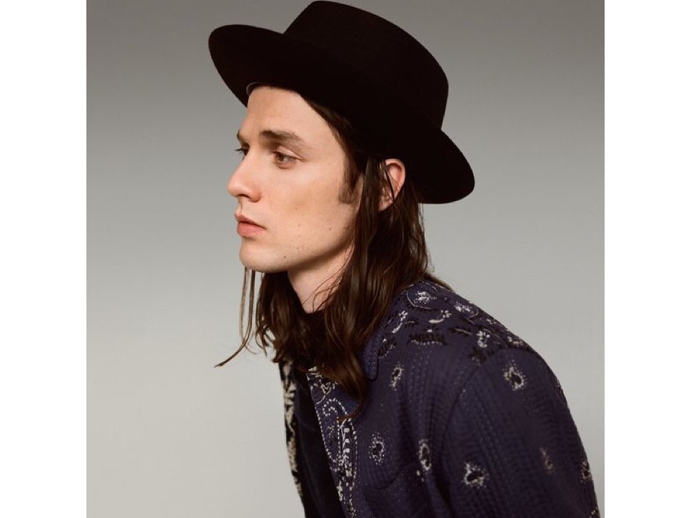 Hold Back Ladies, It's James Bay