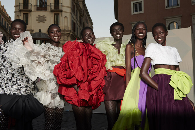 Pilihan Gaun Haute Couture Fall 2022 yang Patut Tampil di Red Carpet