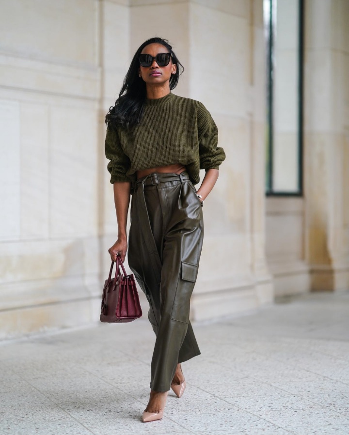 Mix and Match Outfit dengan Warna Hijau Army