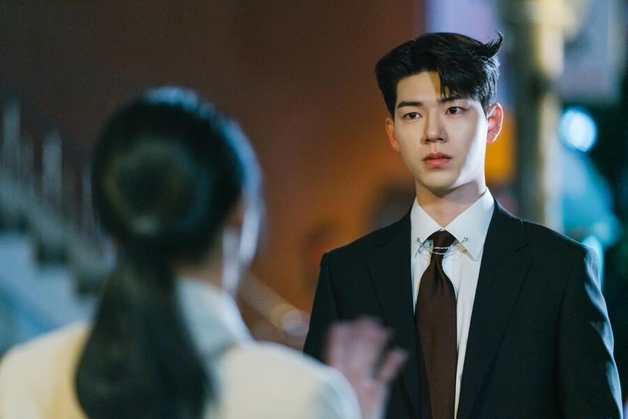 Bae Hyun Sung di Gaus Electronics