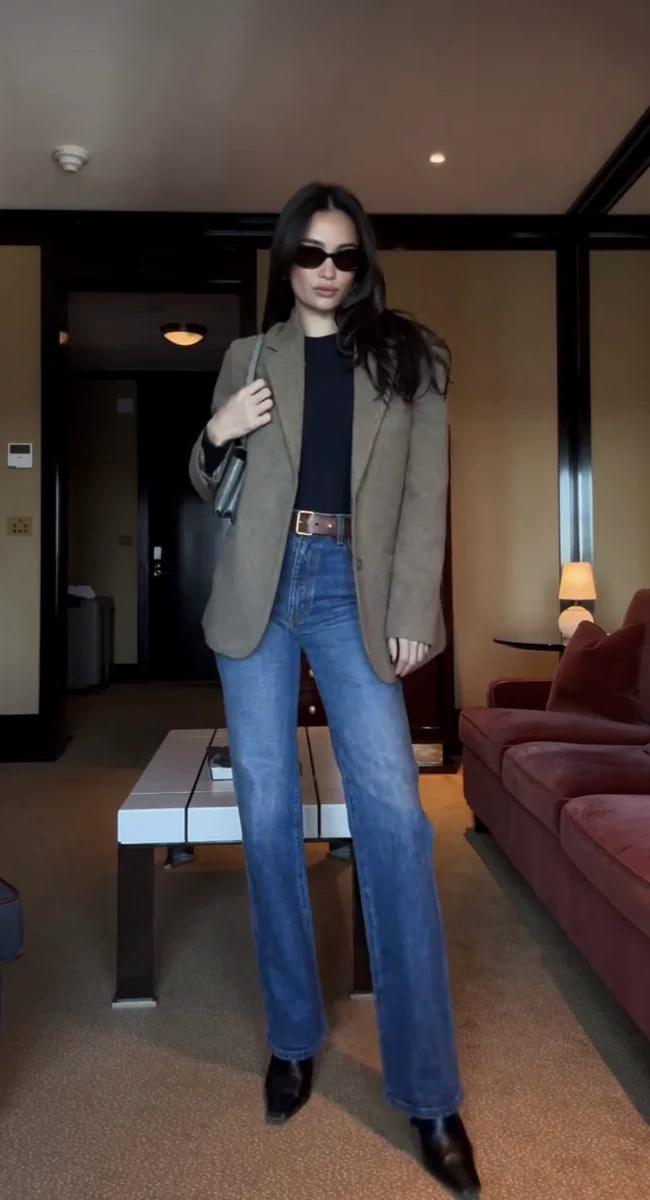 Blazer + bootcut jeans