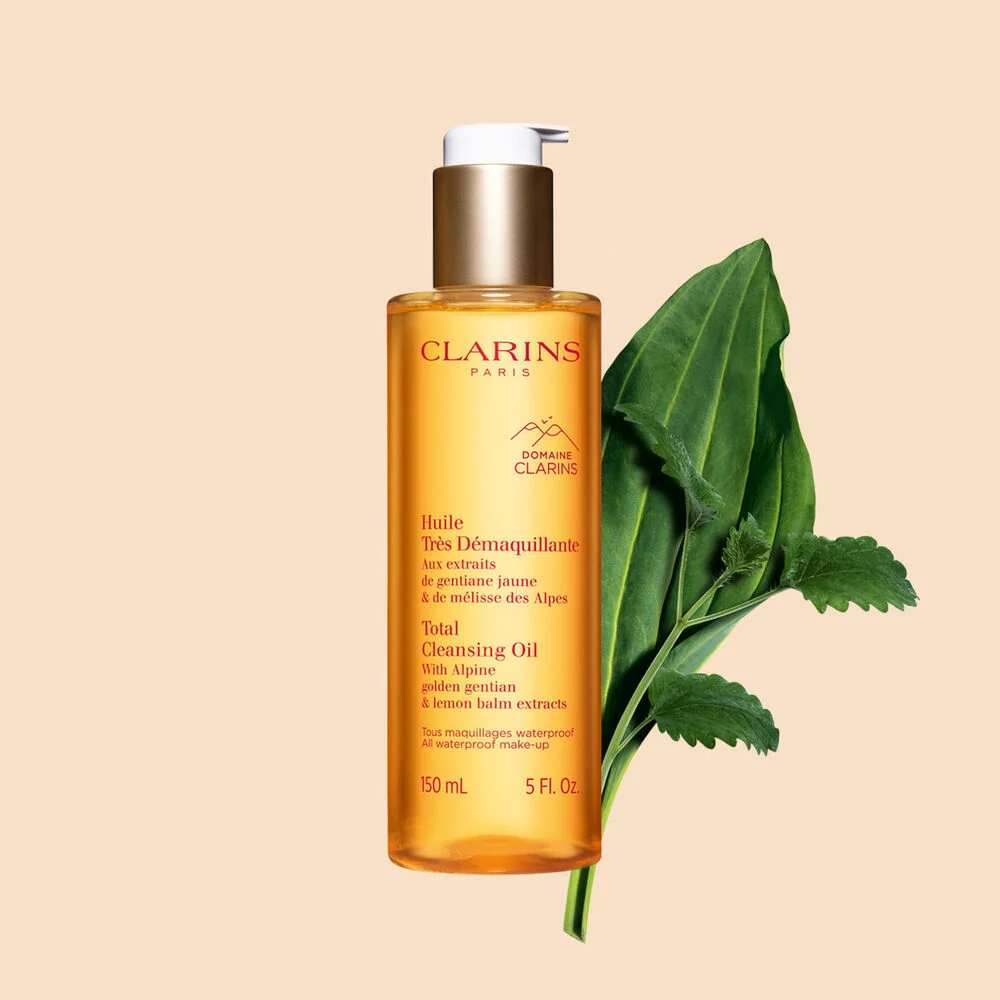 Cleansing oil dari Clarins