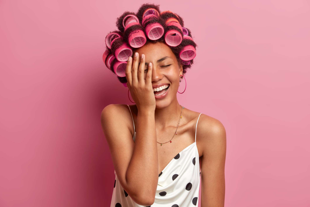 5 Cara Pakai Roll Rambut Agar Hasilnya Maksimal