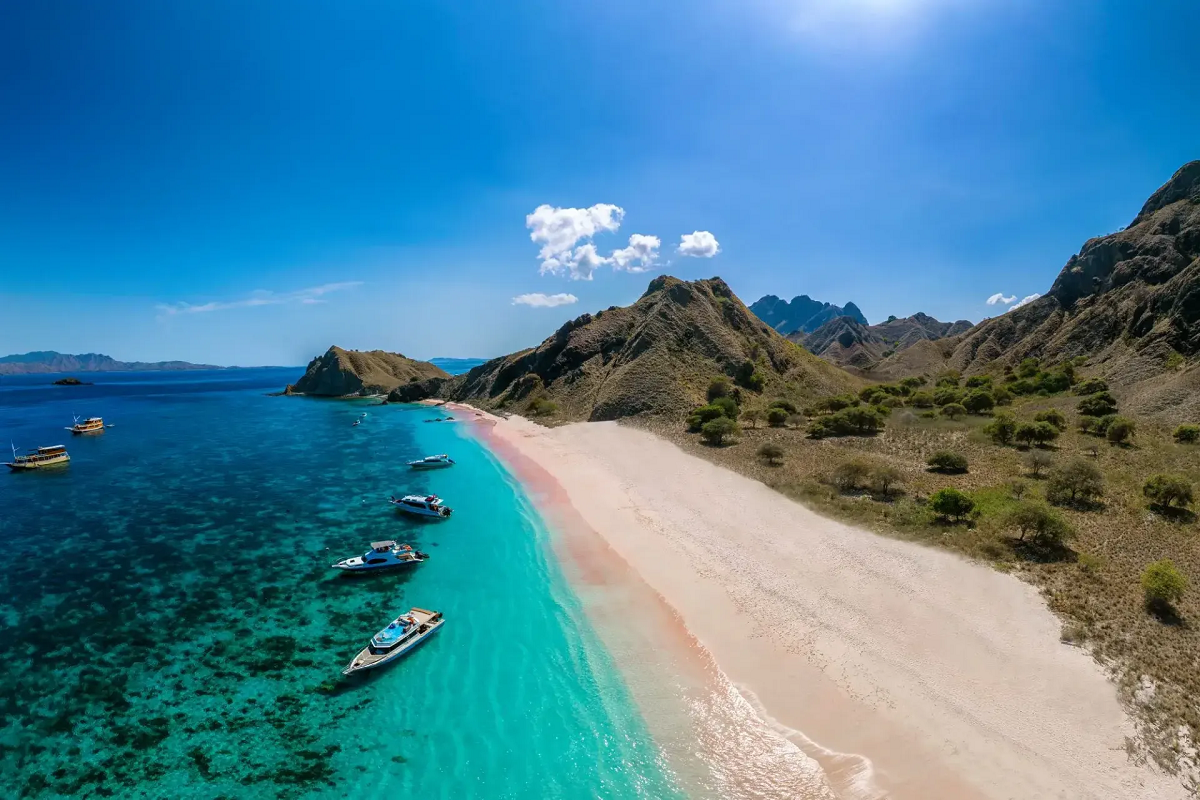 Crowne Plaza Labuan Bajo