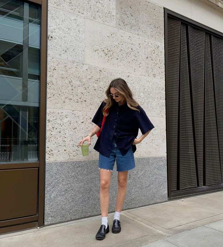 Cara menggunakan celana pendek yang stylish