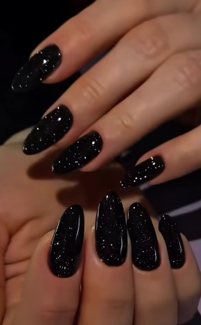 Halloween nail art