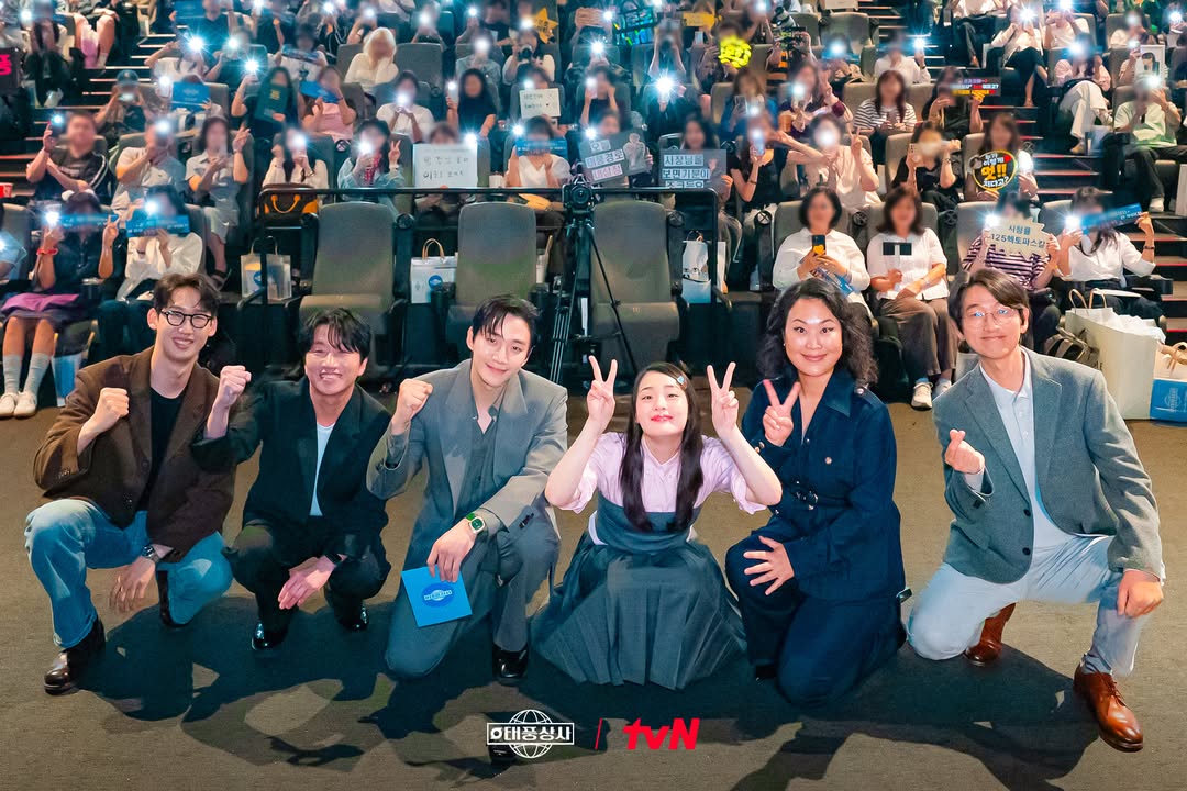 Aktor dan aktris Korea pemeran di drama Typhoon Family
