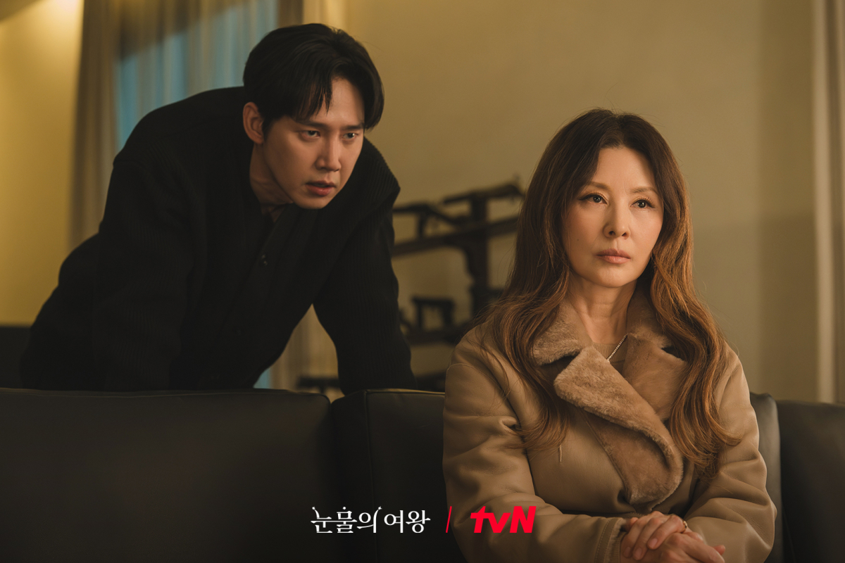 Park Sung Hoon dan Lee Mi Sook di Queen of Tears