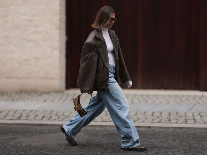 15 Tips Styling Jeans Agar Tidak Membosankan