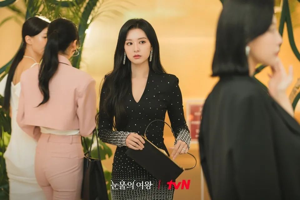 Kim Ji Won Jadi Hae-In di Drakor Queen of Tears