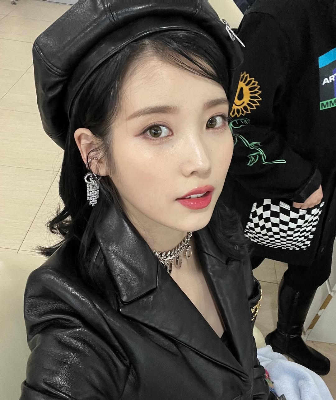 IU