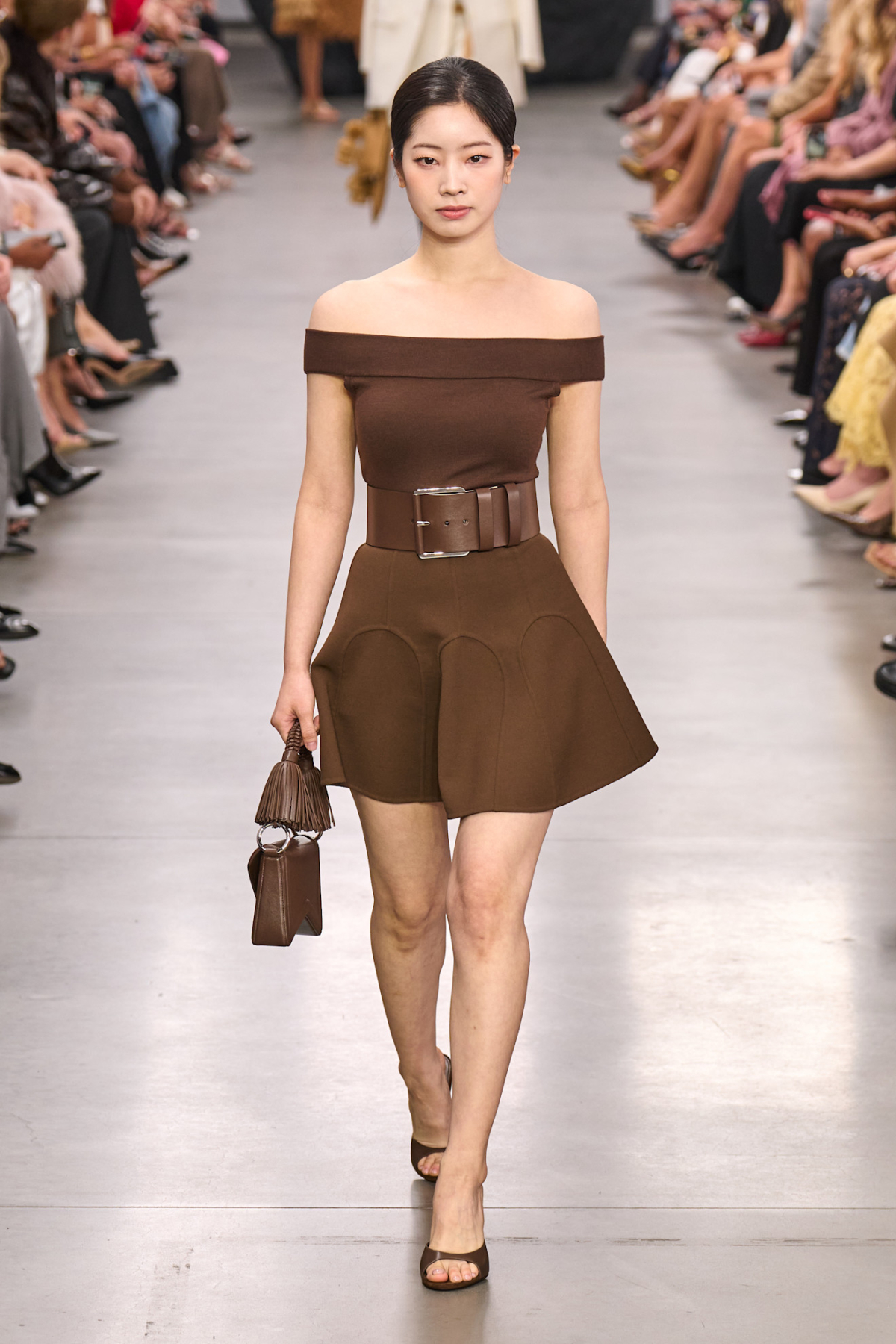 Dahyun di Michael Kors Collection