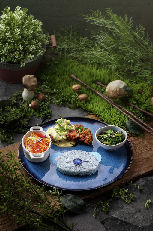 Butterfly Pea Jasmine Rice dengan Karagee Nanban