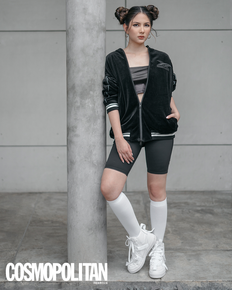 Jaket dan PETAL shoes, Onitsuka Tiger.